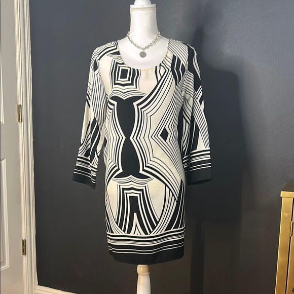 Black & White Geometric Print Tunic Dress | Bold Graphic Pattern | 3/4 Sleeve - Picture 1 of 6